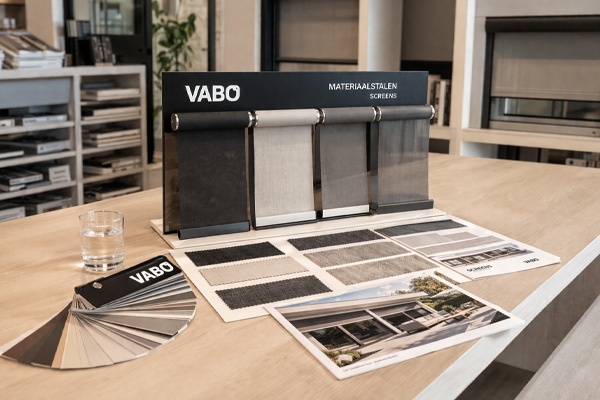 Kleurstalen voor buitenscreens van VABO
